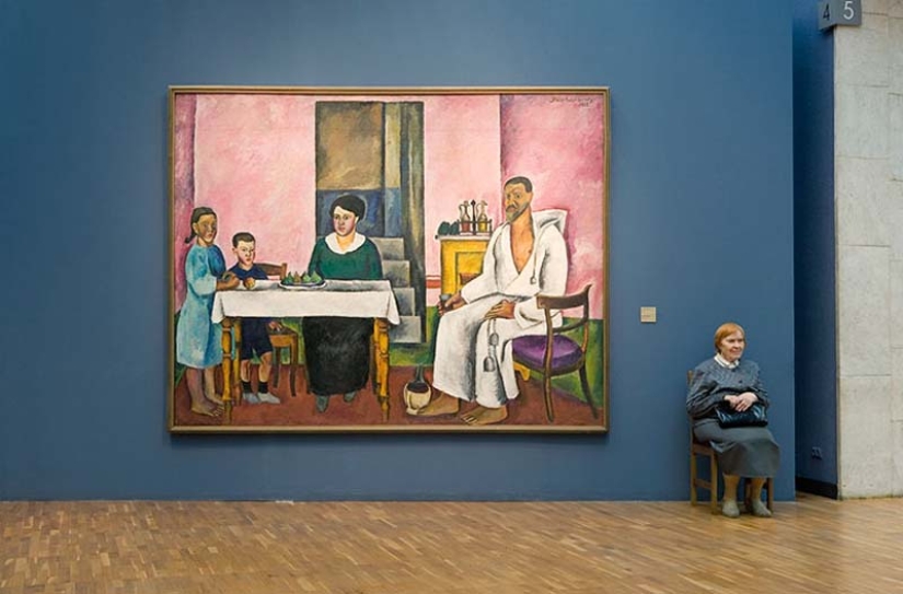Curious photo series " Caretakers of Russian Museums» Curious photo series " Caretakers of Russian Museums»