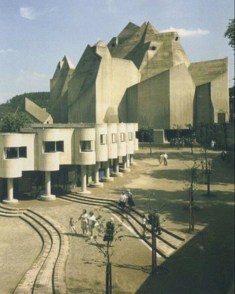 Diez fotografías que resumen perfectamente la arquitectura brutalista, como se comparte en esta página en línea