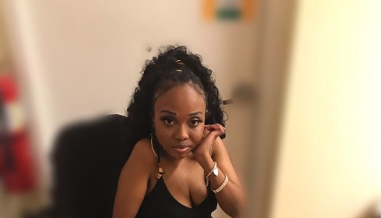 Disabled Woman Nervously Shares Her “Sexy” Photos And Twitter Falls In Love With Her Disabled Woman Nervously Shares Her “Sexy” Photos And Twitter Falls In Love With Her