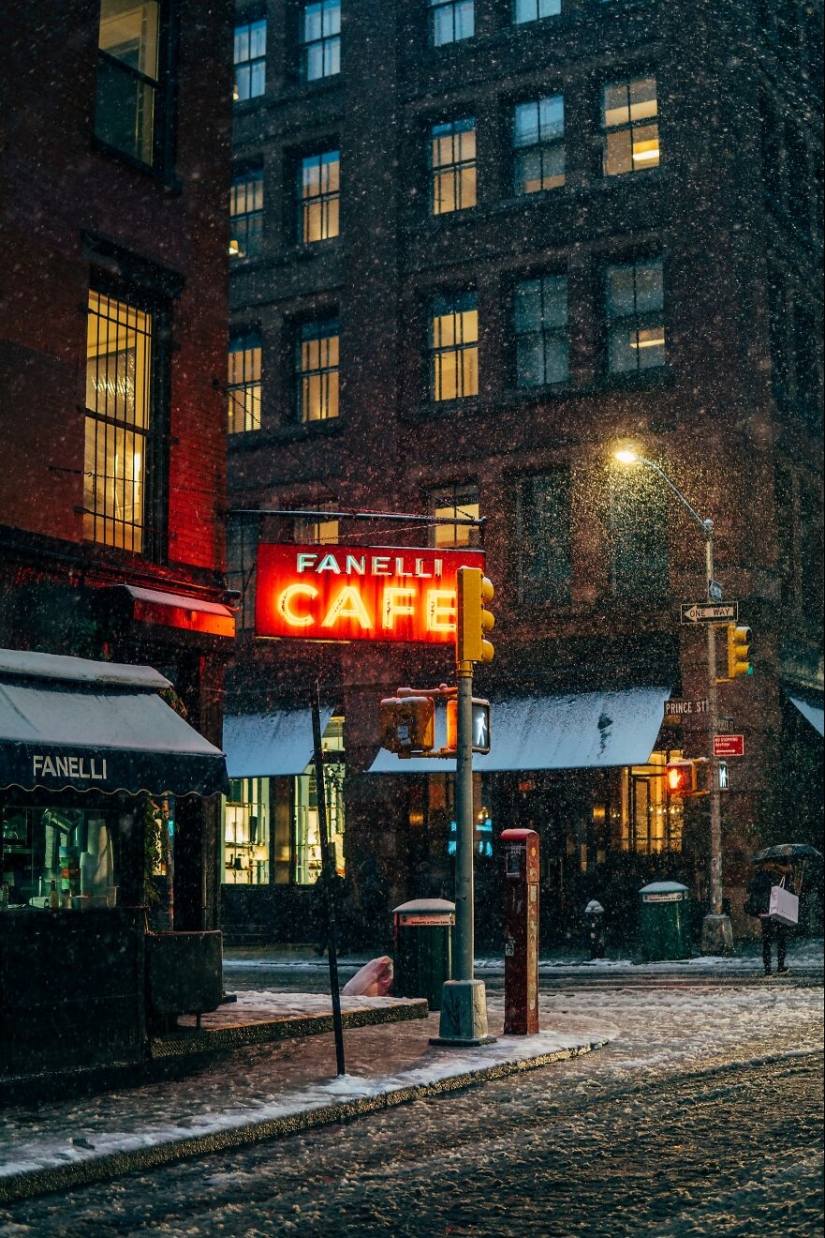Discover Familiar Buildings In 10 New York City Night Photos By These Photographers