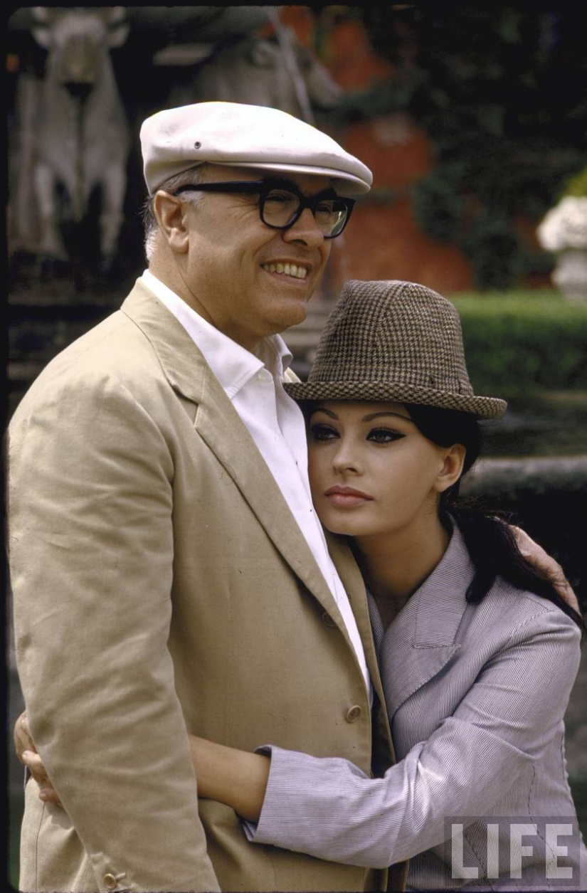 Dolce vita: unknown photos of a young Sophia Loren in a luxury villa