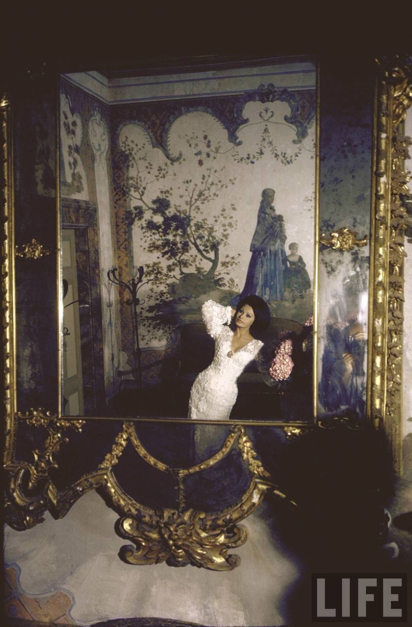 Dolce vita: unknown photos of a young Sophia Loren in a luxury villa