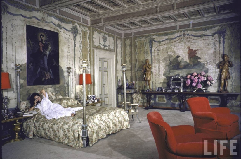 Dolce vita: unknown photos of a young Sophia Loren in a luxury villa