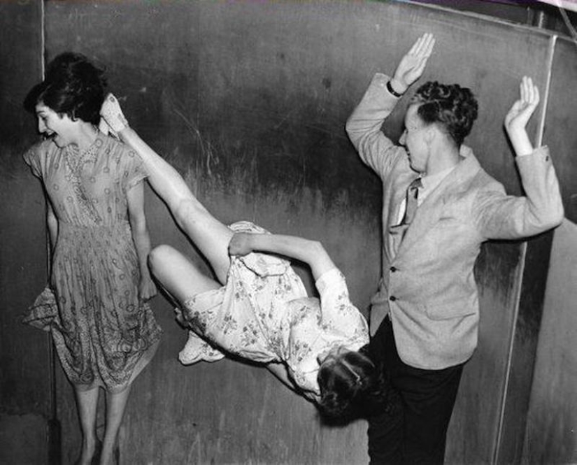 El alucinante "Rotor" es una atracción giratoria de los años 50 para los más desesperados El alucinante "Rotor" es una atracción giratoria de los años 50 para los más desesperados