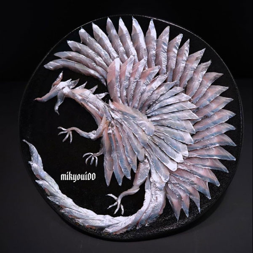 El arte culinario de placas: el chef Japonés se convierte corte el pescado en verdaderas obras maestras El arte culinario de placas: el chef Japonés se convierte corte el pescado en verdaderas obras maestras