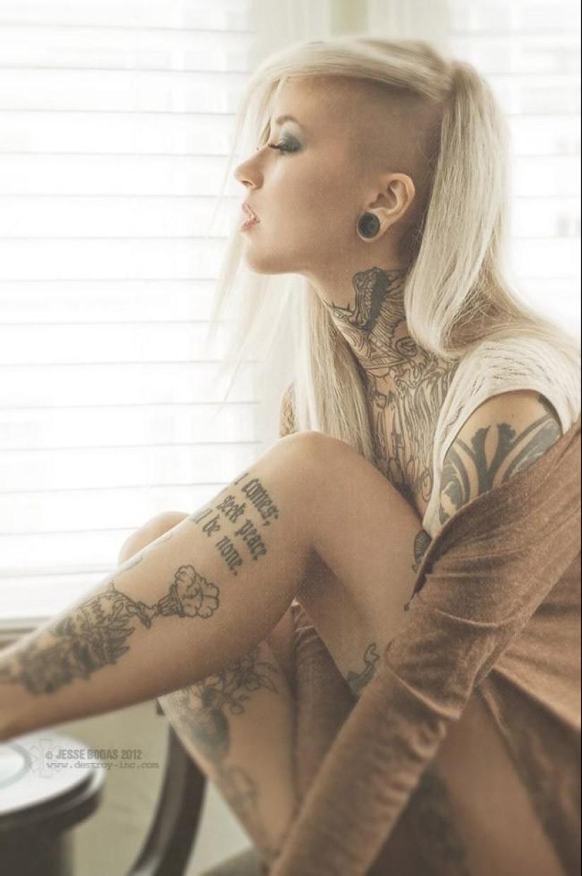 El tatuaje como arte: chicas pintadas de forma impresionante
