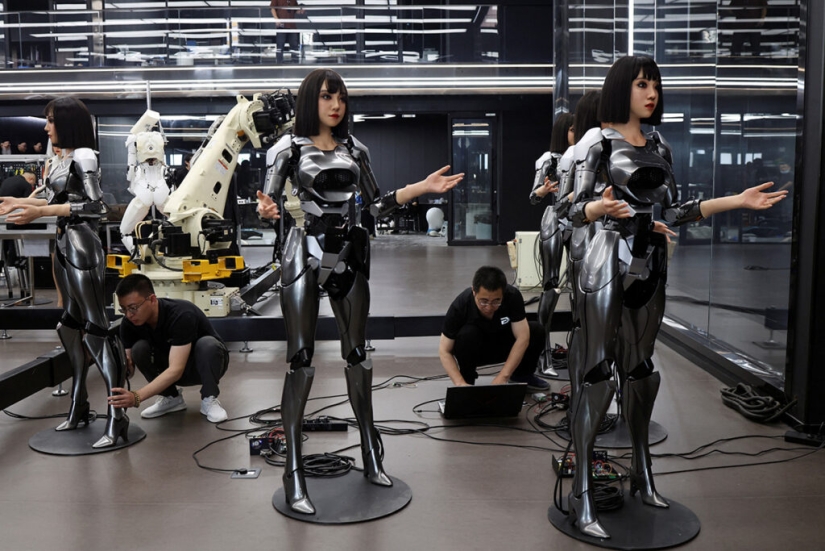 En la planta de Ex-Robots en China se están desarrollando robots humanoides hiperrealistas