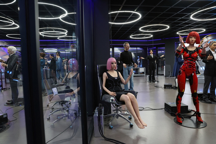 En la planta de Ex-Robots en China se están desarrollando robots humanoides hiperrealistas