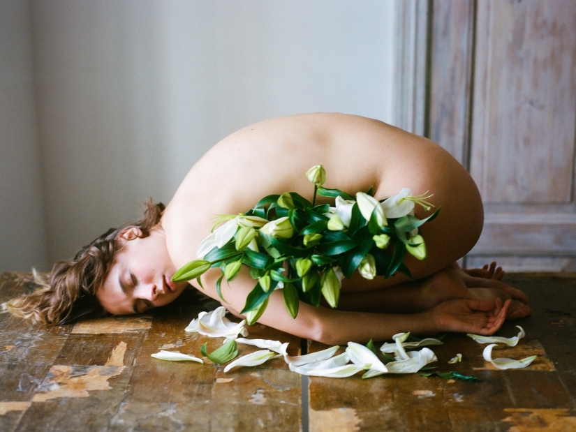 Erotic female portraits by artist Ron Schwerin Erotic female portraits by artist Ron Schwerin