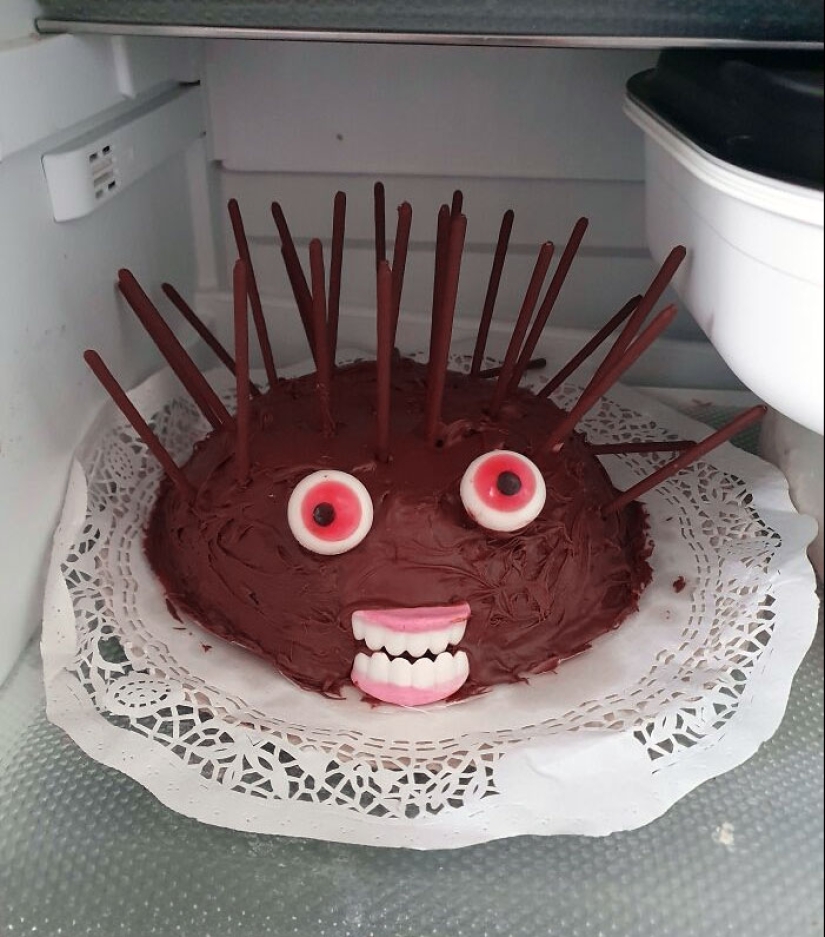“Es mejor comer ese pastel antes de que te coma a ti”: 12 pasteles hilarantemente malos