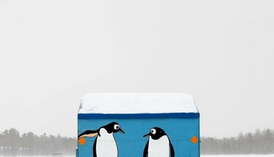 Este fotógrafo capturó un centro de pesca en hielo en Canadá, y aquí están sus 10 mejores trabajos