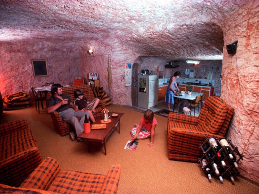 Exiles of the Sun: about the town of Coober Pedy, where people live underground Exiles of the Sun: about the town of Coober Pedy, where people live underground
