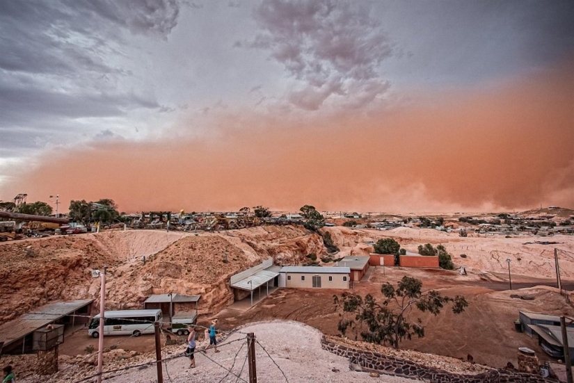 Exiles of the Sun: about the town of Coober Pedy, where people live underground Exiles of the Sun: about the town of Coober Pedy, where people live underground