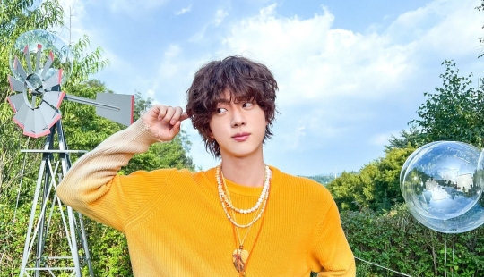 Explorando 5 momentos de estilo que distinguen a Jin de BTS