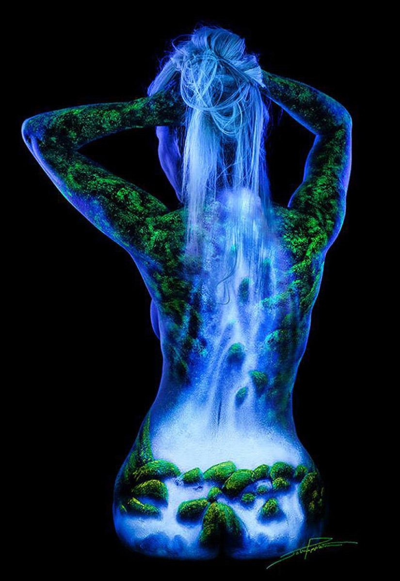 Fabulous landscapes on the bodies of girls Fabulous landscapes on the bodies of girls
