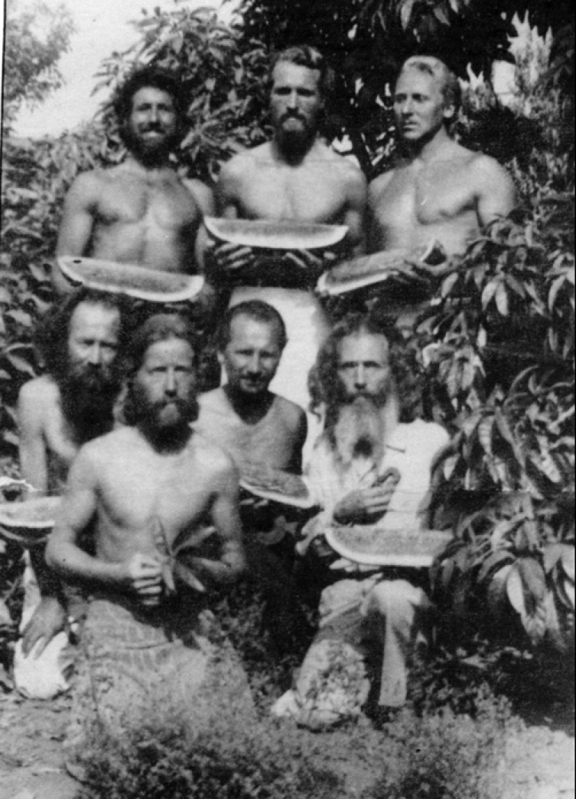 Father Yod and his "Family": the amazing story of an American cult Father Yod and his "Family": the amazing story of an American cult