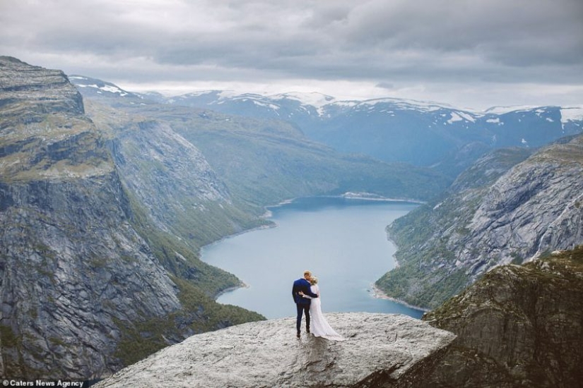 Fearless love: the wedding ceremony in the most extreme and unusual locations Fearless love: the wedding ceremony in the most extreme and unusual locations