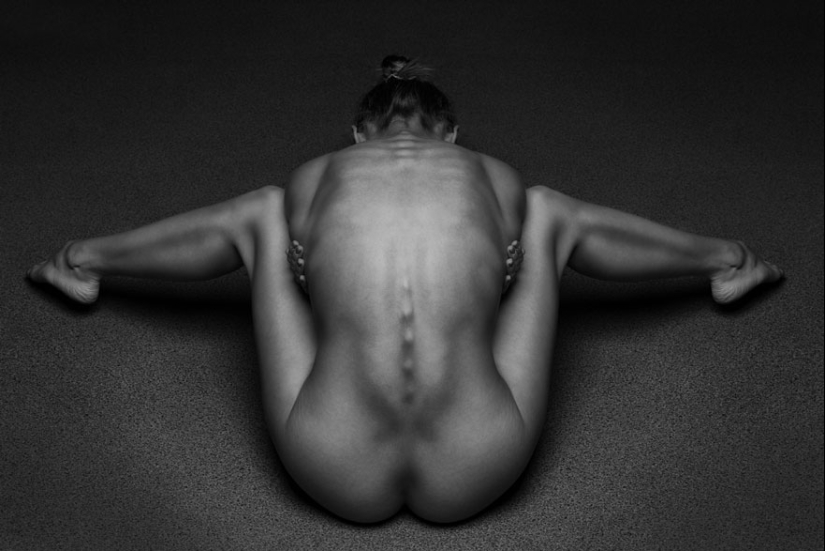 Figures of Nude bodies from Anton Belovodchenko