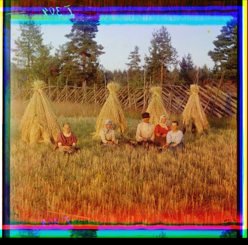 Fotografías en color de mujeres del Imperio ruso a principios del siglo XX