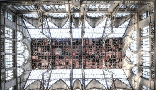 Fotografié un edificio abandonado del siglo XV y aquí está el resultado