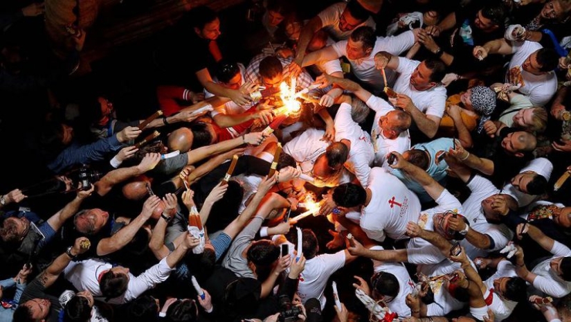 Fuego de la Santa Jerusalén: ¿milagro o engaño? Fuego de la Santa Jerusalén: ¿milagro o engaño?