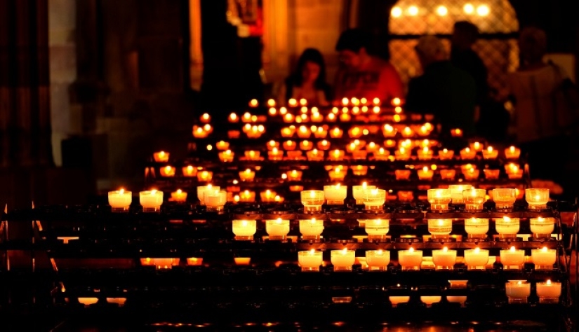 Fuego de la Santa Jerusalén: ¿milagro o engaño? Fuego de la Santa Jerusalén: ¿milagro o engaño?