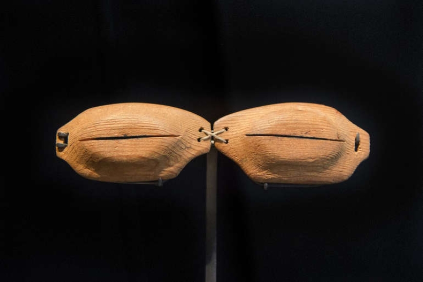 Gafas de nieve de los pueblos del Norte, conocidas desde hace varios miles de años Gafas de nieve de los pueblos del Norte, conocidas desde hace varios miles de años