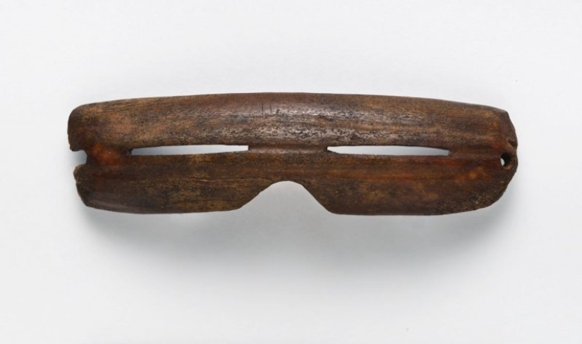 Gafas de nieve de los pueblos del Norte, conocidas desde hace varios miles de años Gafas de nieve de los pueblos del Norte, conocidas desde hace varios miles de años