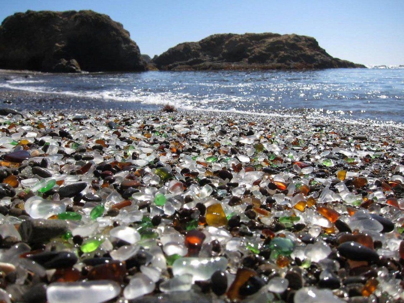 Gulpiyuri and 15 of the most unusual beaches of the world