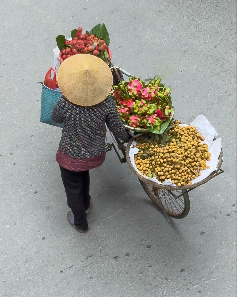 Hanoi desde arriba: retratos aéreos de vendedores de fruta realizados por Trung Dong Hanoi desde arriba: retratos aéreos de vendedores de fruta realizados por Trung Dong