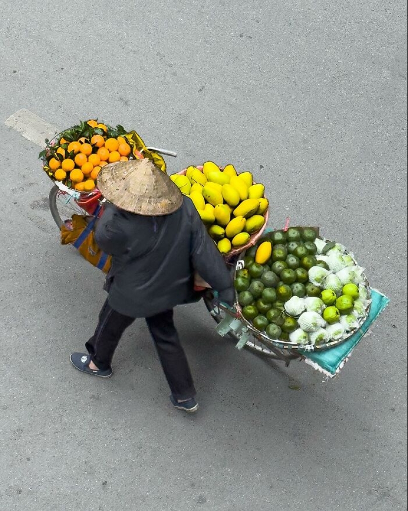 Hanoi desde arriba: retratos aéreos de vendedores de fruta realizados por Trung Dong Hanoi desde arriba: retratos aéreos de vendedores de fruta realizados por Trung Dong