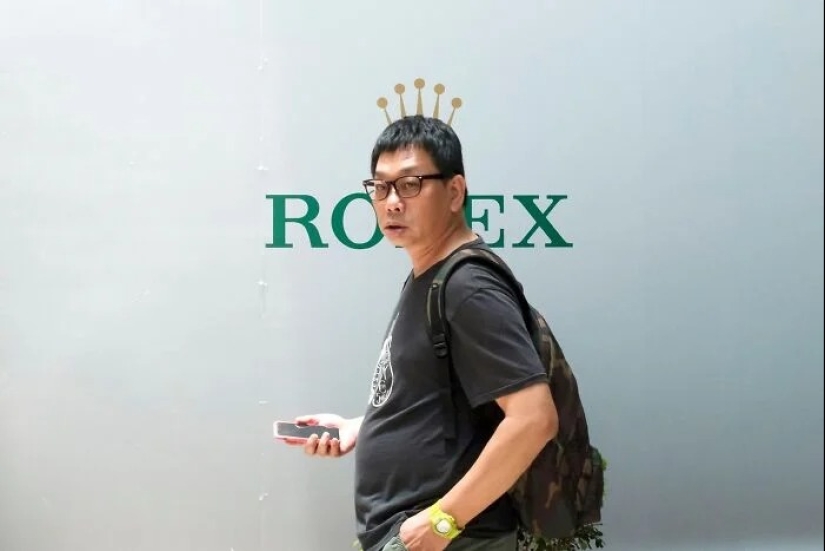 Hong Kong street photographer captures unexpected moments Hong Kong street photographer captures unexpected moments