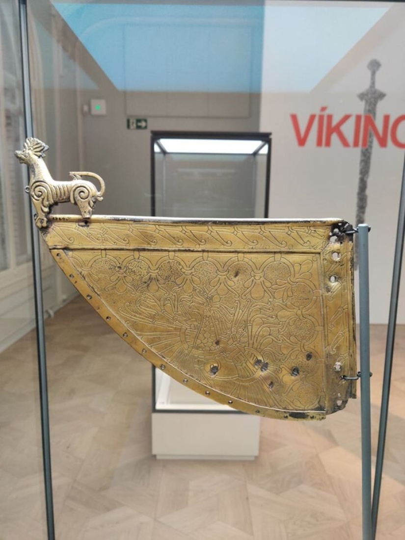 How did the weather vane appear and what tasks did it perform in different eras?