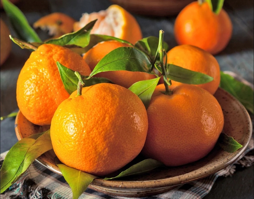 How else can you tell in a store whether tangerines have seeds or not? How else can you tell in a store whether tangerines have seeds or not?