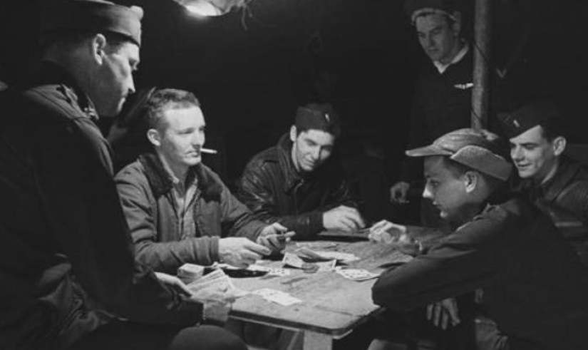 How playing cards helped escape from German captivity How playing cards helped escape from German captivity