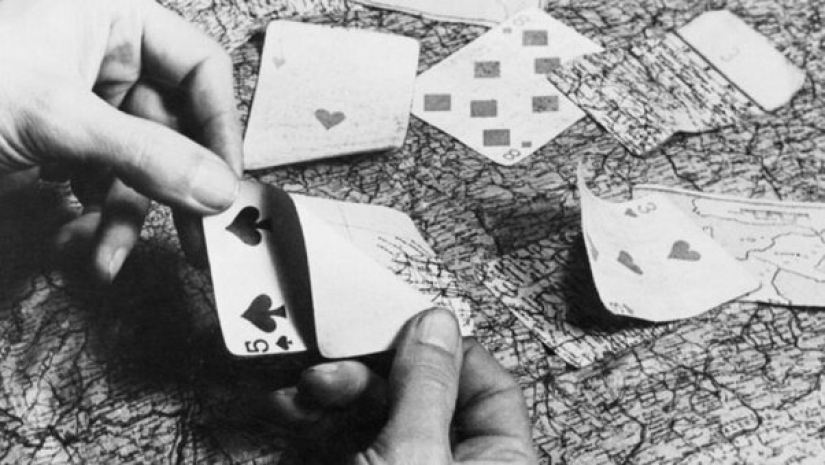 How playing cards helped escape from German captivity How playing cards helped escape from German captivity