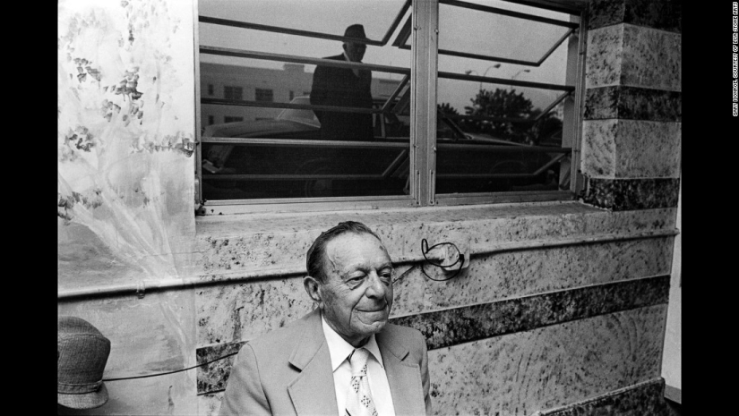 How the Old Men of Miami Beach's Jewish Community Partyed in the Early '80s How the Old Men of Miami Beach's Jewish Community Partyed in the Early '80s