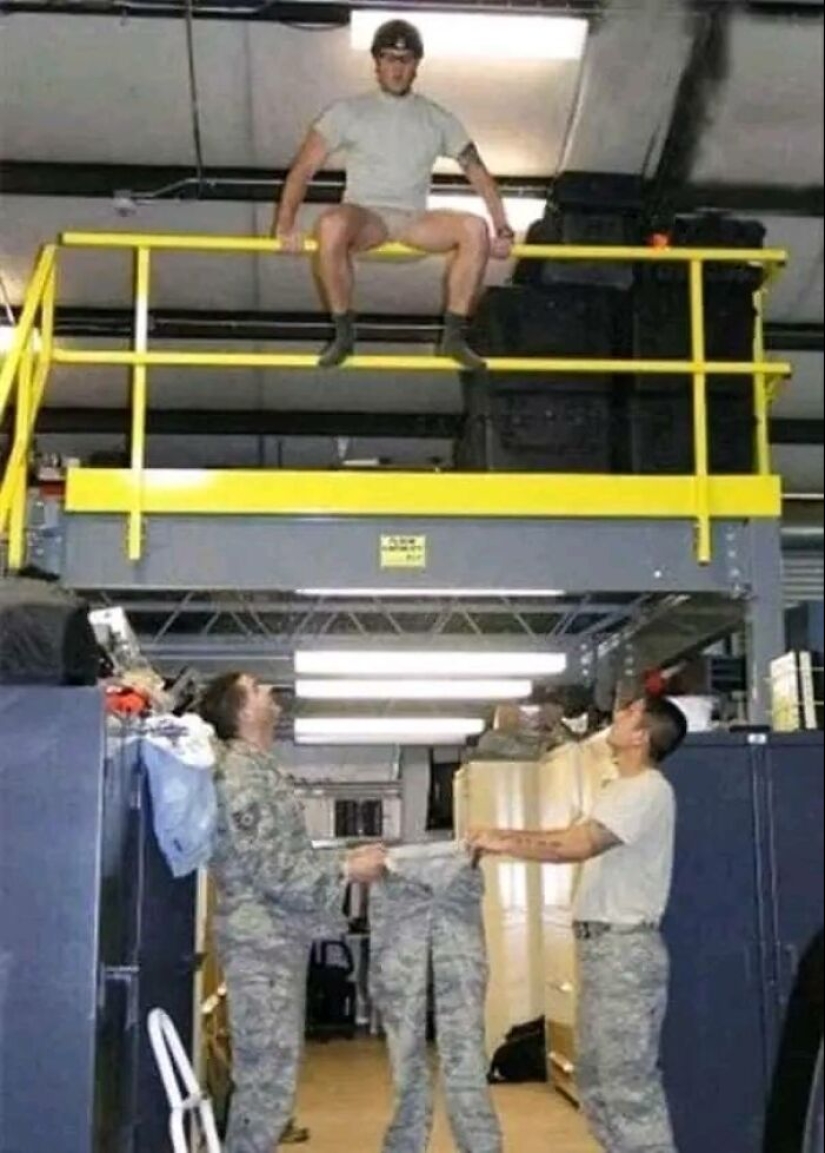 “Humans Doing Human Things”: 10 Photos That Show Just How Strange Our Species Is