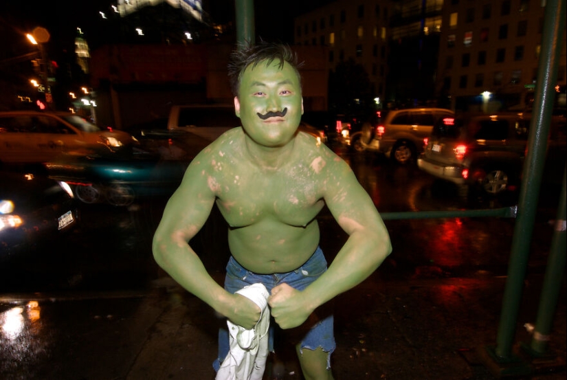 I Captured The Gritty Magic Of NYC’s Halloween And Turned It Into A 150-Page Photo Book I Captured The Gritty Magic Of NYC’s Halloween And Turned It Into A 150-Page Photo Book