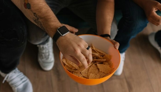 “I Don’t Eat The Last Of Anything”: 15 Habits People Kept From Their Poor Days “I Don’t Eat The Last Of Anything”: 15 Habits People Kept From Their Poor Days