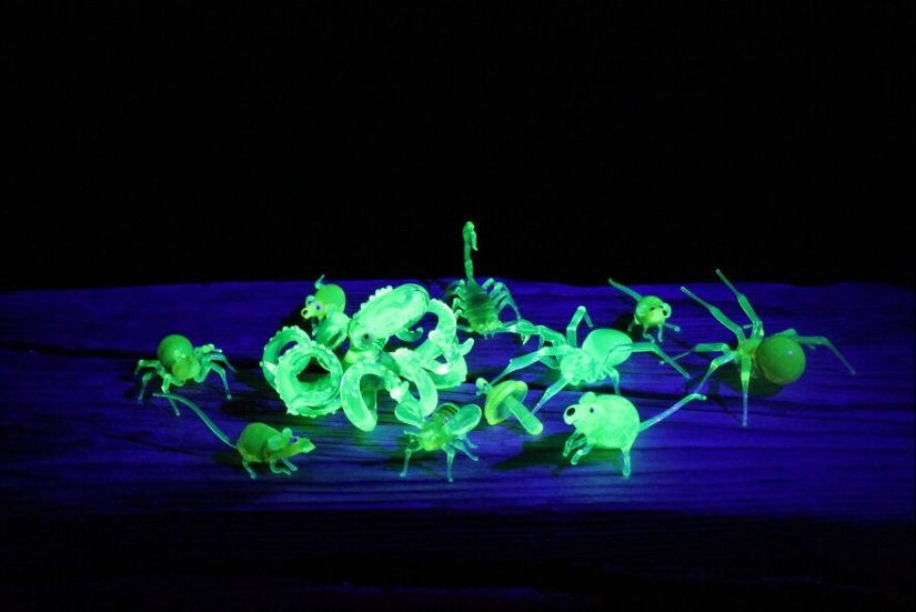 I Made Figurines Out Of Uranium Glass I Made Figurines Out Of Uranium Glass