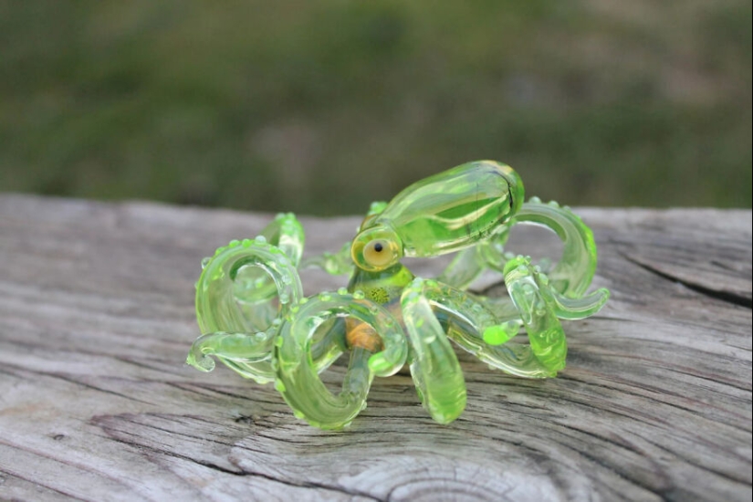 I Made Figurines Out Of Uranium Glass I Made Figurines Out Of Uranium Glass