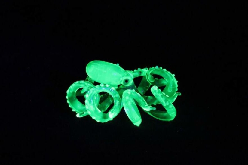 I Made Figurines Out Of Uranium Glass I Made Figurines Out Of Uranium Glass