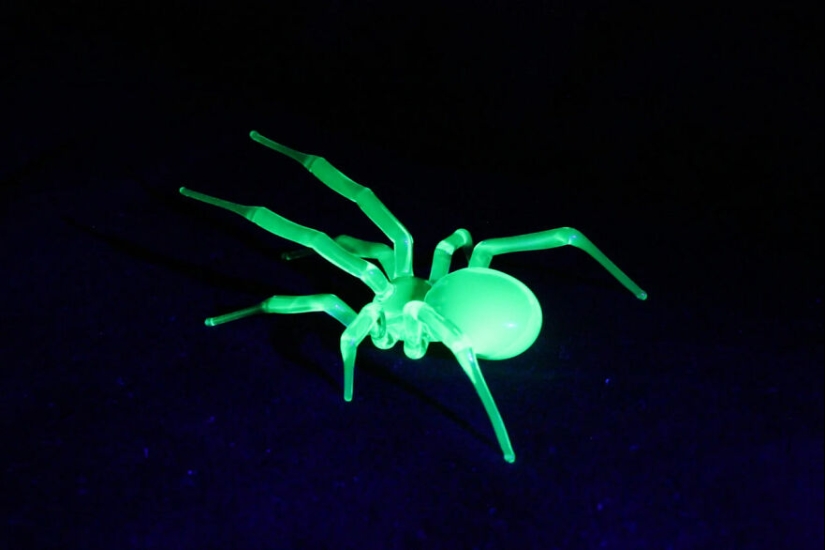 I Made Figurines Out Of Uranium Glass I Made Figurines Out Of Uranium Glass