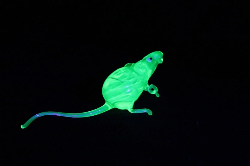 I Made Figurines Out Of Uranium Glass I Made Figurines Out Of Uranium Glass