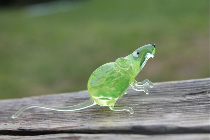I Made Figurines Out Of Uranium Glass I Made Figurines Out Of Uranium Glass