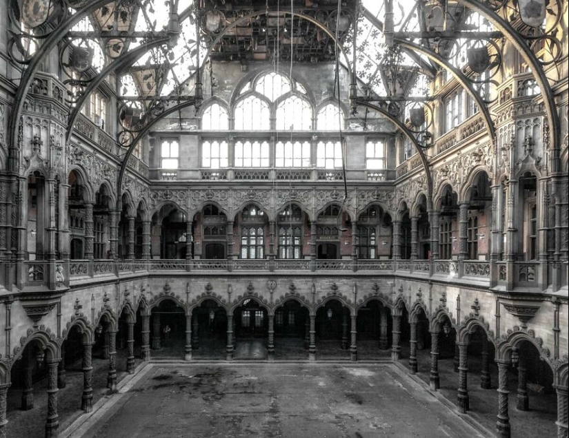 I Photographed An Abandoned Building From The The 15th-Century