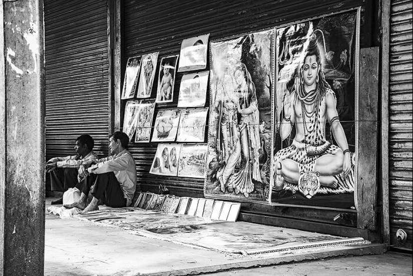 I Took 12 Photos Showcasing Life On The Streets Of Old Delhi