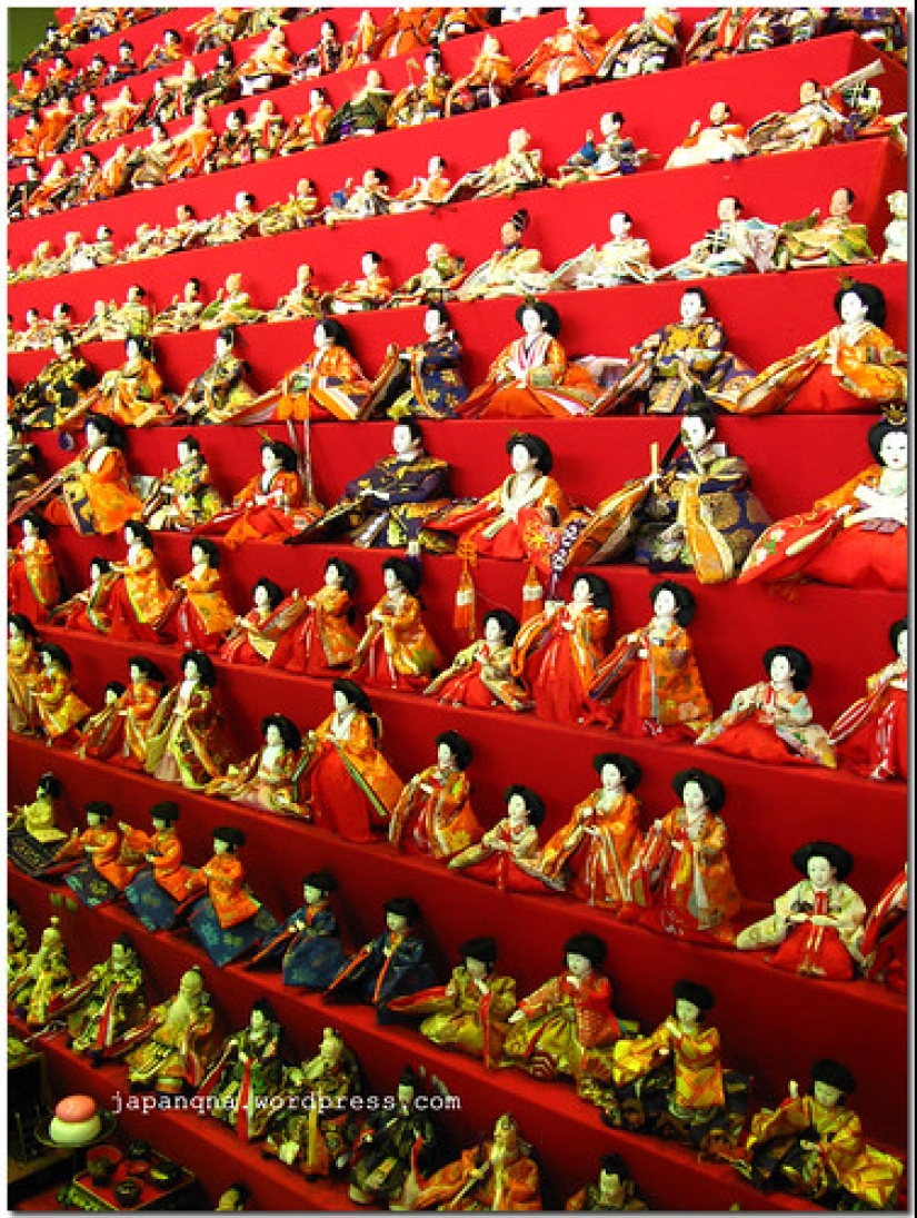 In Japan celebrate girls Hina Matsuri In Japan celebrate girls Hina Matsuri