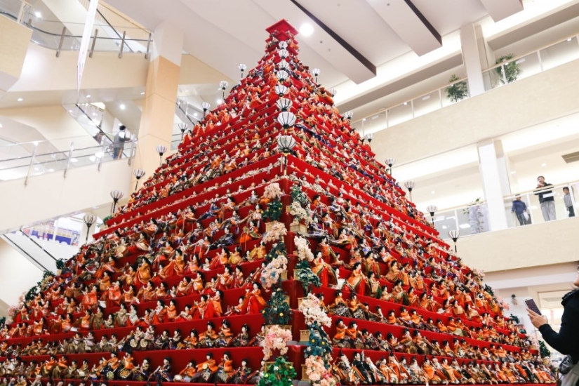 In Japan celebrate girls Hina Matsuri In Japan celebrate girls Hina Matsuri